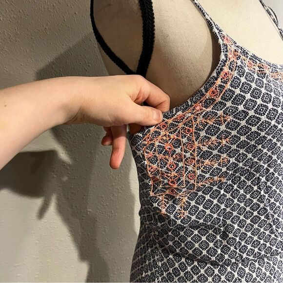 Maxi dress with straps - Picture 3 of 15